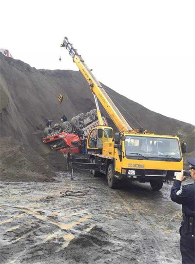 曲麻莱上犹道路救援